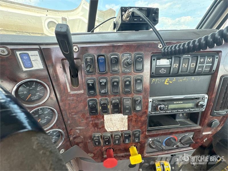 Mack CXU613 وحدات الجر