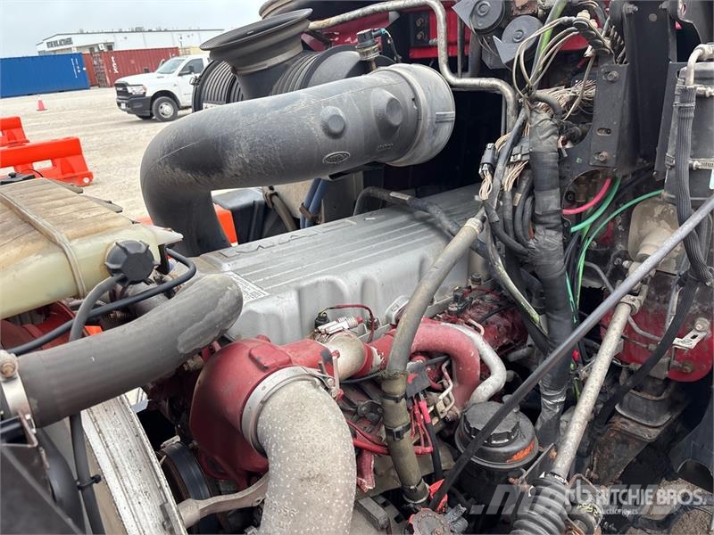Mack CXU613 Truck Tractor Units
