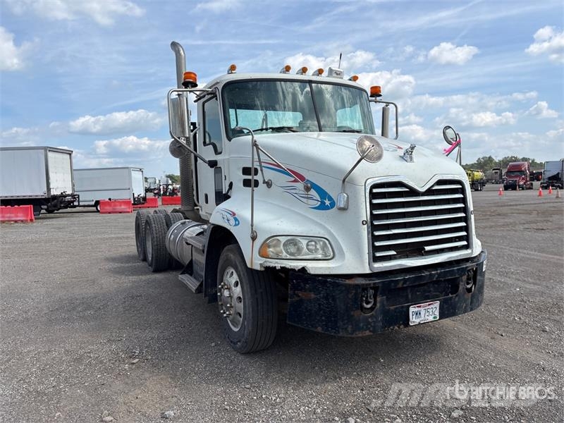 Mack CXU613 وحدات الجر