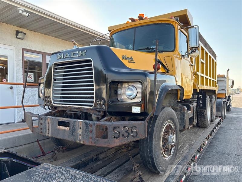 Mack DM600 Pašizgāzējs