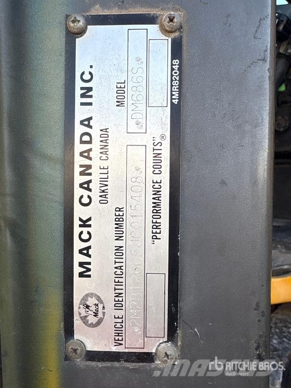 Mack DM686S Bañeras basculantes usadas