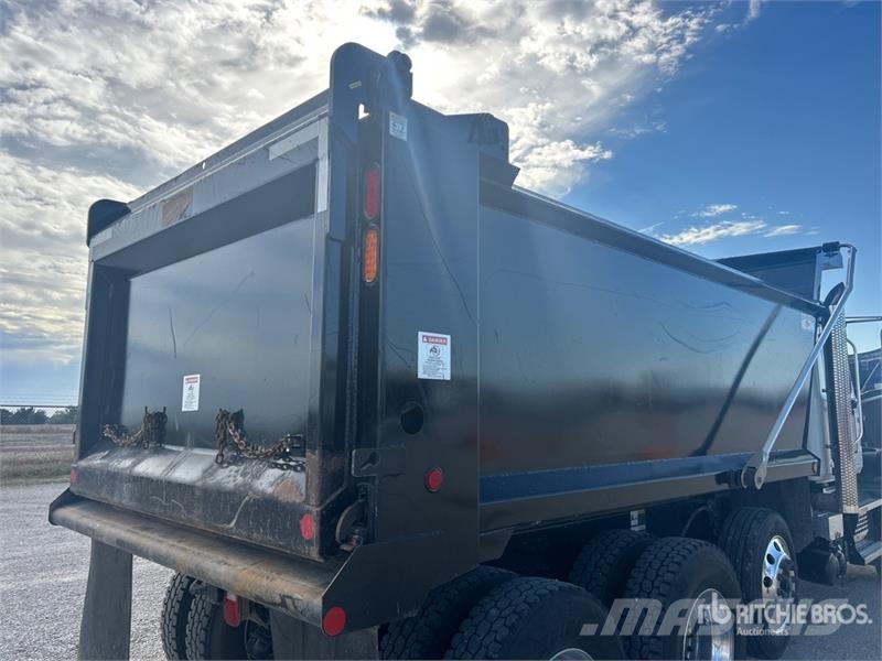 Mack GR84F Granite 8x4 Tri/A Dump Truck Kipper