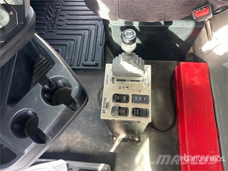 Mack GR84F Granite 8x4 Tri/A Dump Truck Kipper