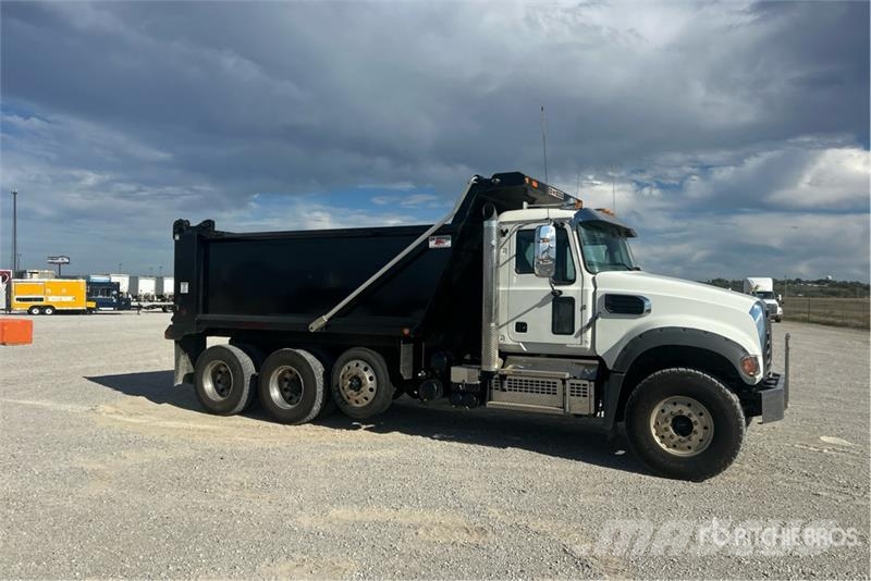 Mack GR84F Granite 8x4 Tri/A Dump Truck Kipper