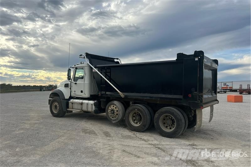 Mack GR84F Granite 8x4 Tri/A Dump Truck Kipper