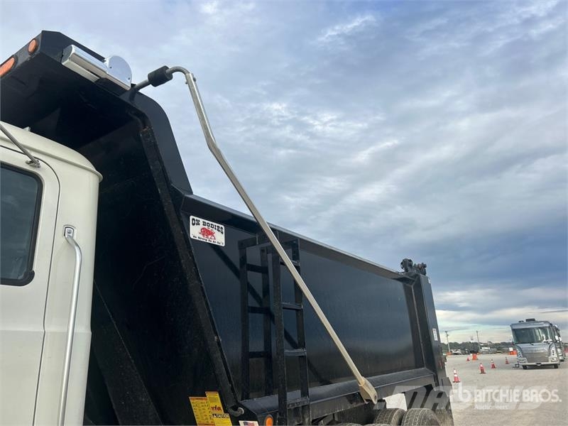 Mack GR84F Granite 8x4 Tri/A Dump Truck Kipper