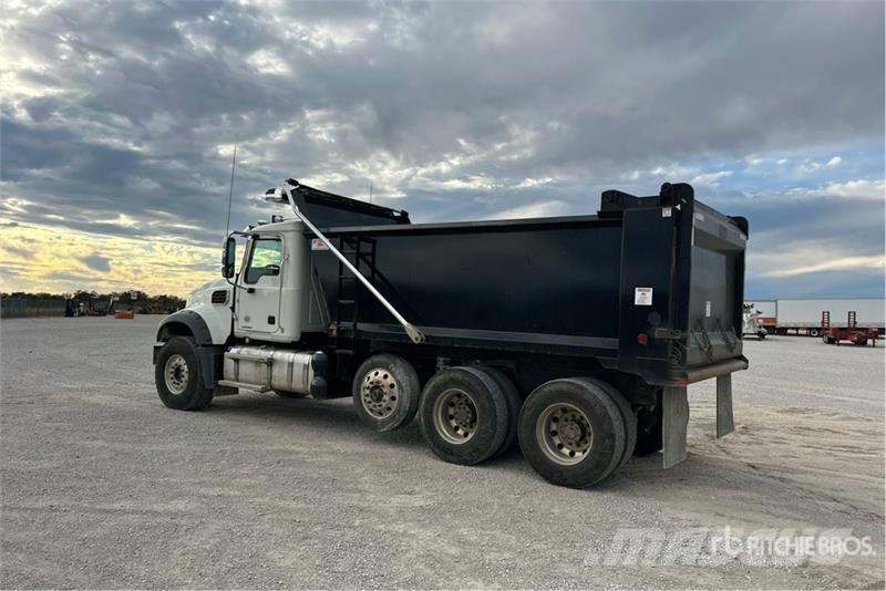 Mack GR84F Granite 8x4 Tri/A Dump Truck Kipper