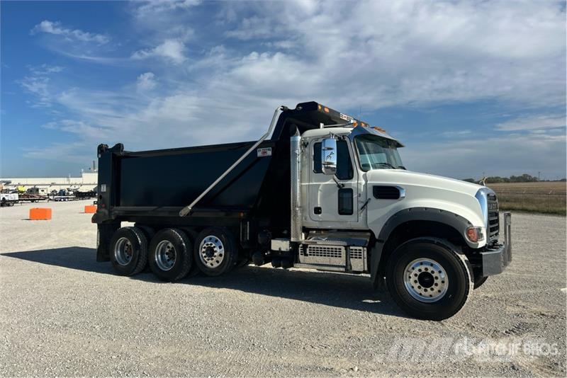 Mack GR84F Granite 8x4 Tri/A Dump Truck Kipper