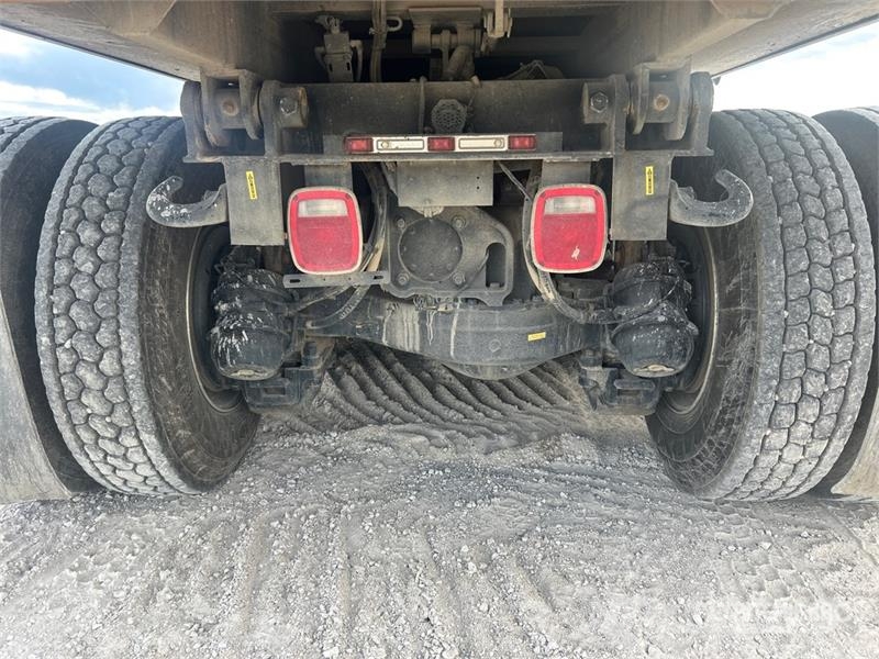 Mack GR84F Granite 8x4 Tri/A Dump Truck Kipper