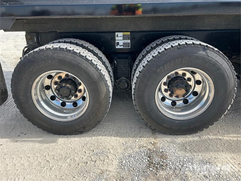 Mack GR84F Granite 8x4 Tri/A Dump Truck Kipper