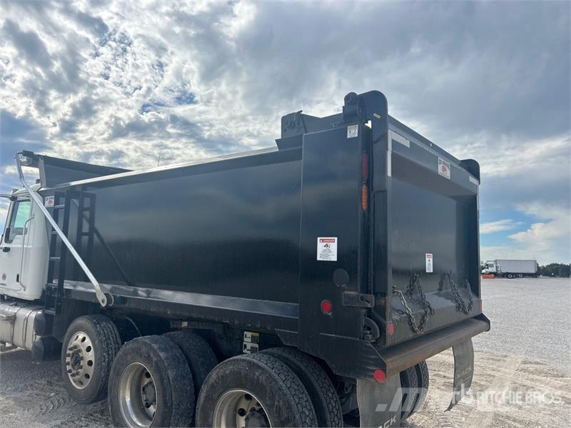 Mack GR84F Granite 8x4 Tri/A Dump Truck Kipper