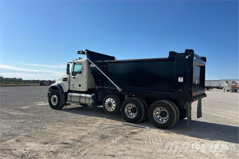 Mack Granite Kipper