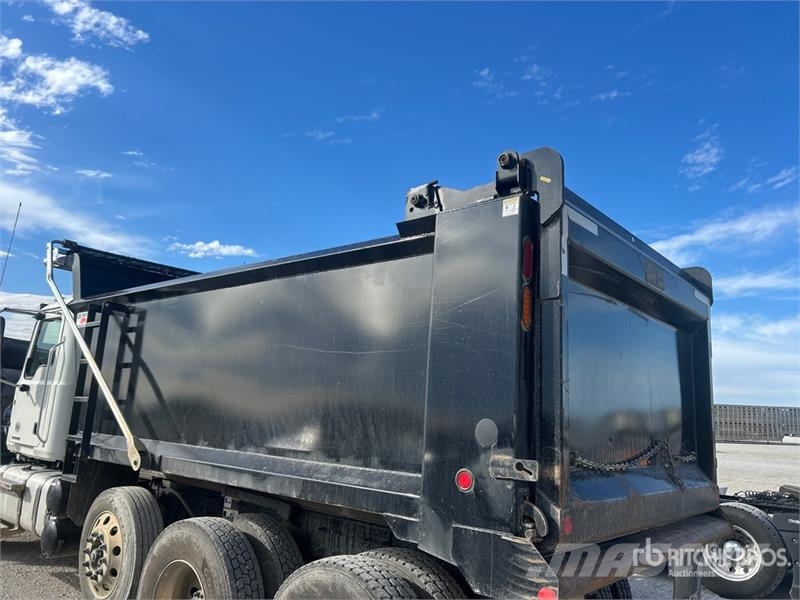Mack Granite Kipper