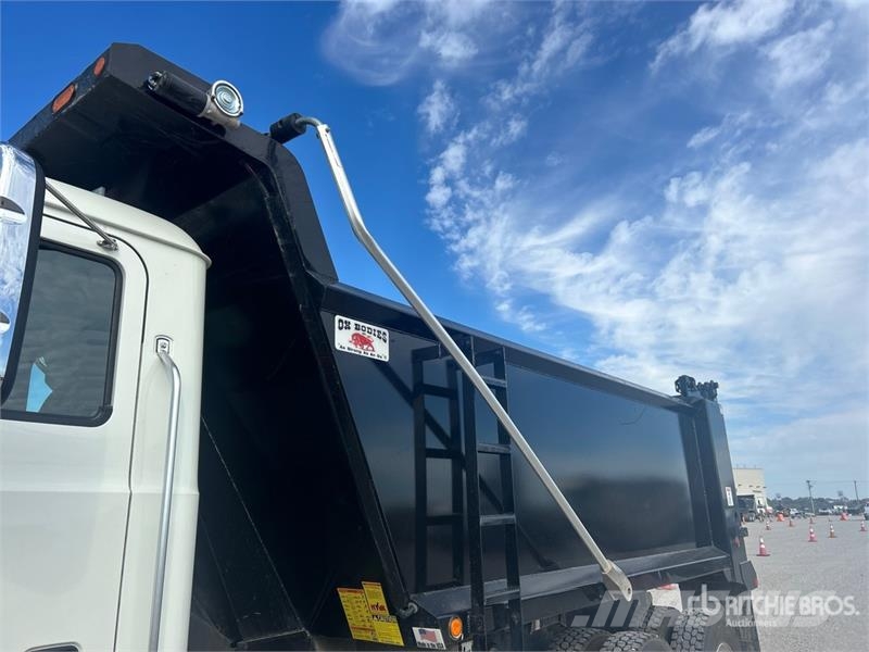 Mack Granite Kipper
