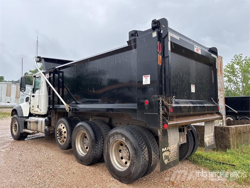 Mack Granite Kipper
