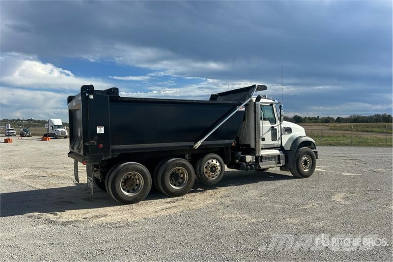 Mack Granite Kipper