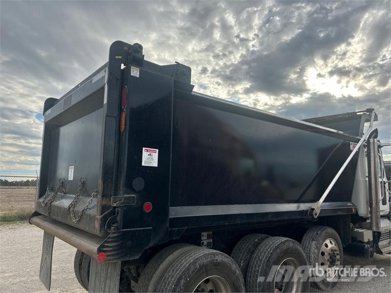 Mack Granite Kipper