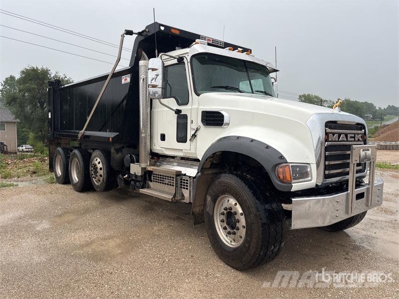 Mack Granite Kipper