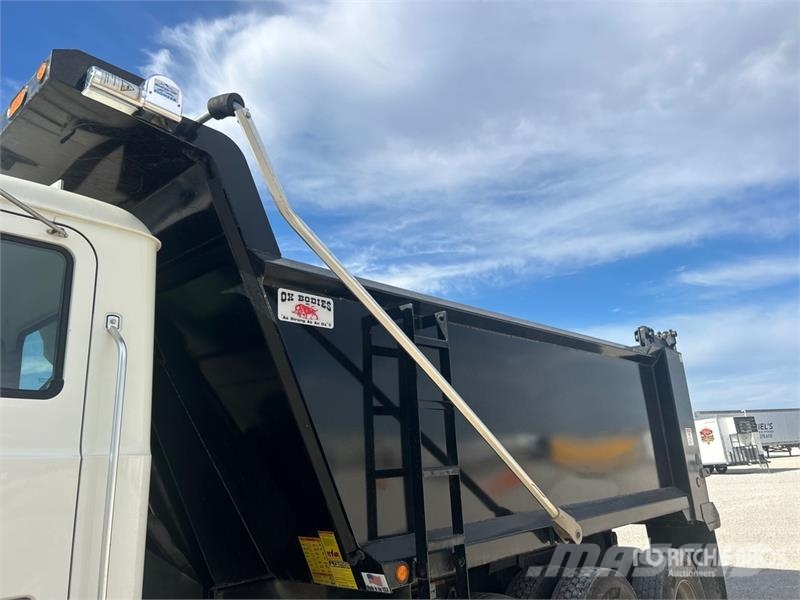 Mack Granite Kipper