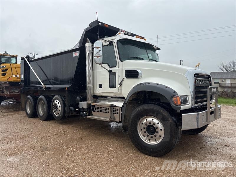 Mack Granite Kipper