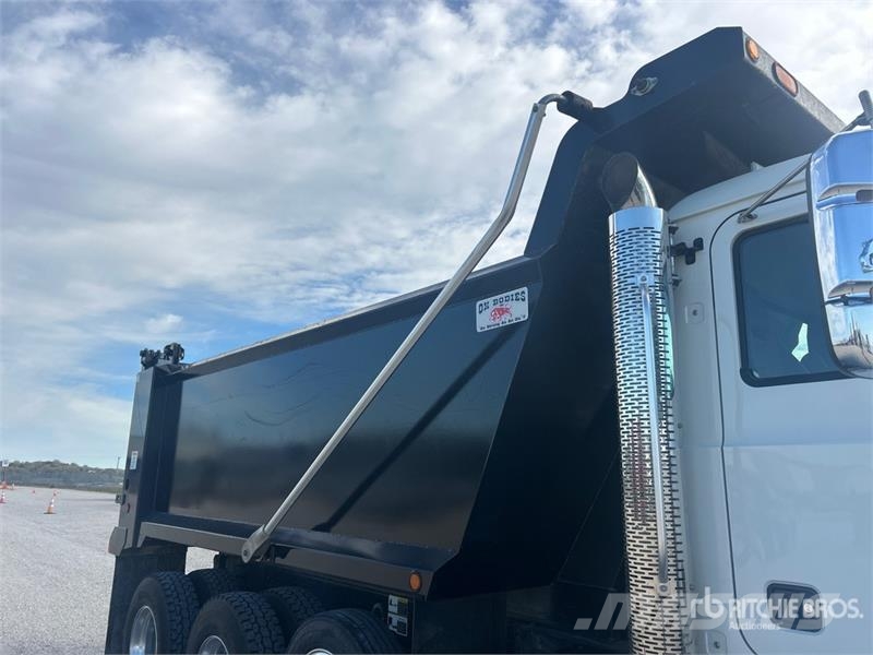 Mack Granite Kipper