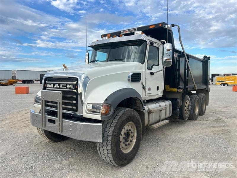 Mack Granite Kipper
