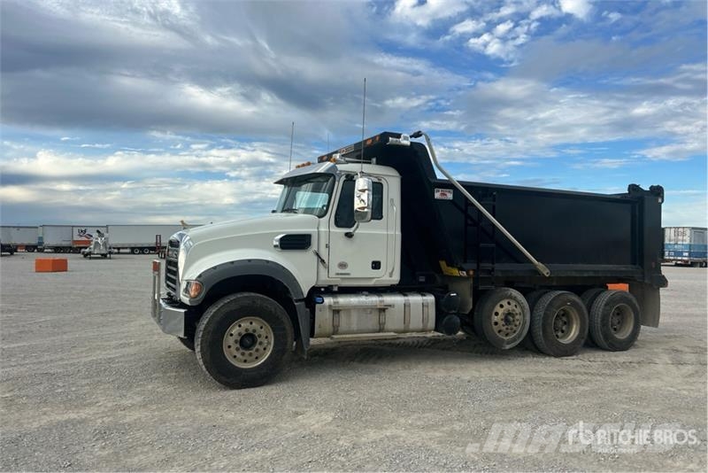 Mack Granite Kipper