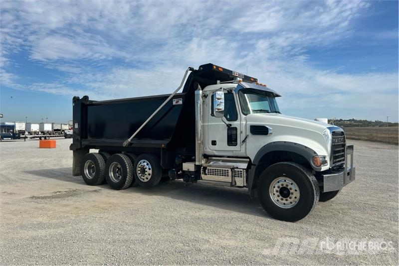 Mack Granite Kipper