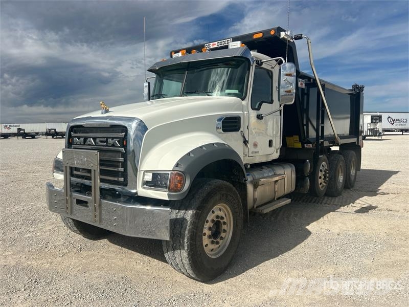 Mack Granite Kipper
