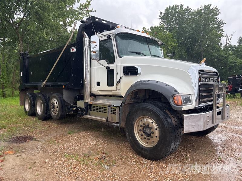 Mack Granite Kipper