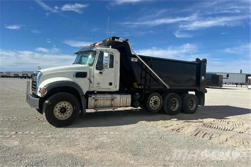 Mack Granite Kipper