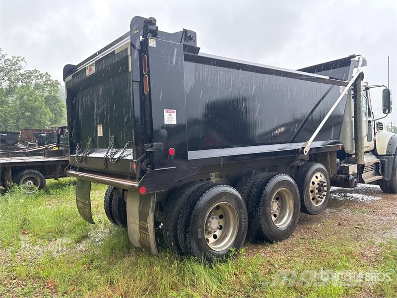 Mack Granite Kipper