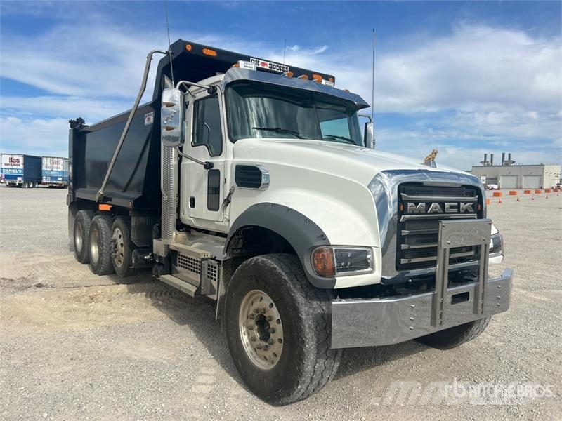 Mack Granite Kipper