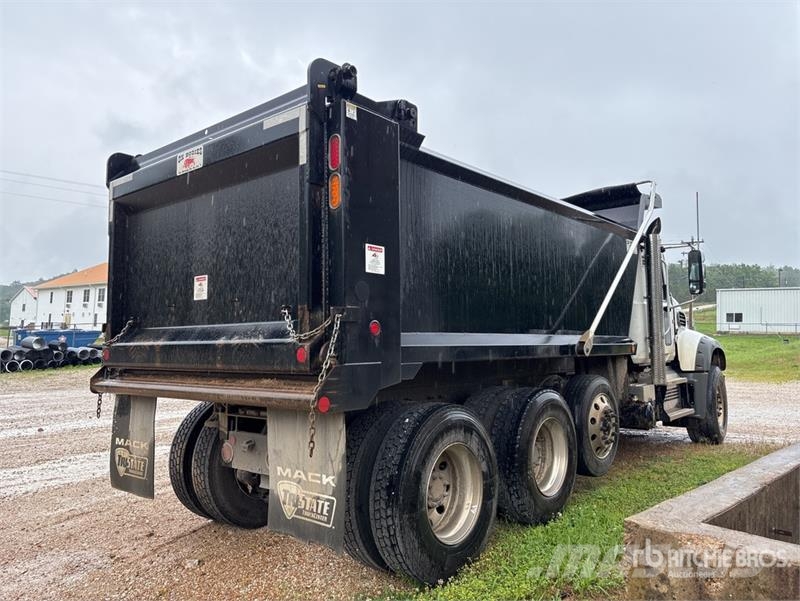Mack Granite Kipper