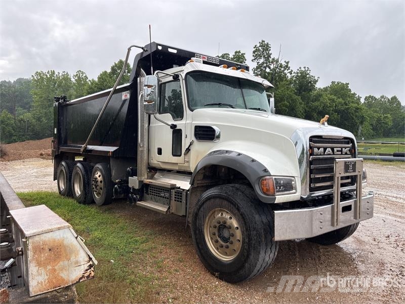 Mack Granite Kipper