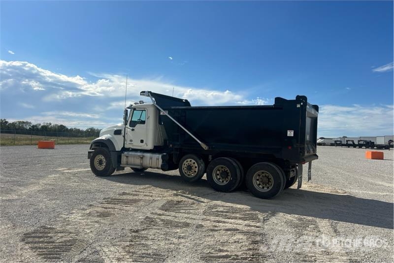 Mack Granite Kipper