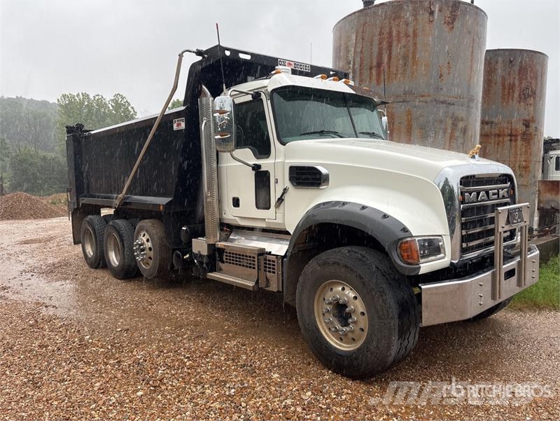 Mack Granite Kipper