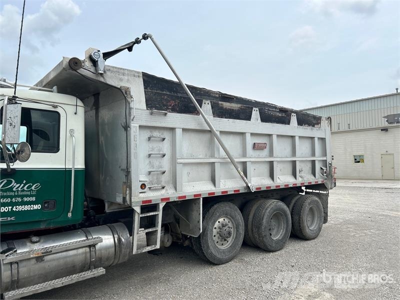 Mack GU713 Pašizgāzējs
