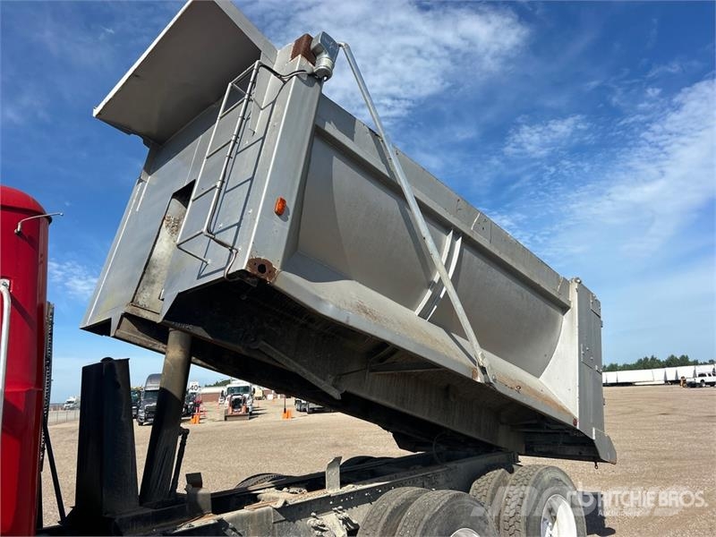 Mack GU713 Tipper trucks