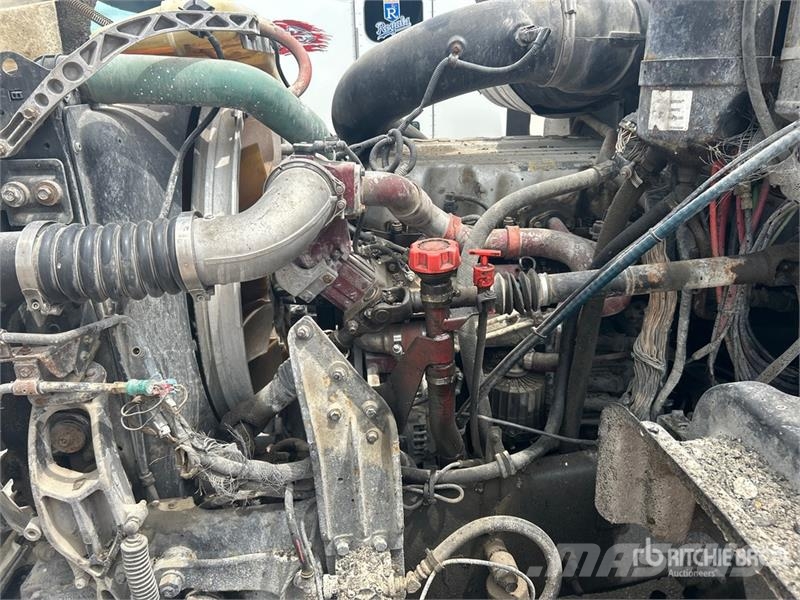 Mack GU713 Pašizgāzējs