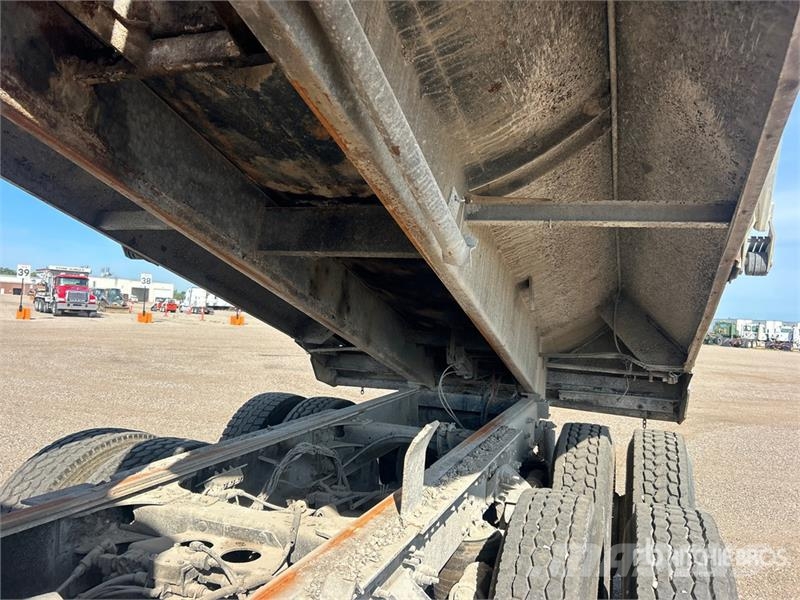 Mack GU713 Tipper trucks