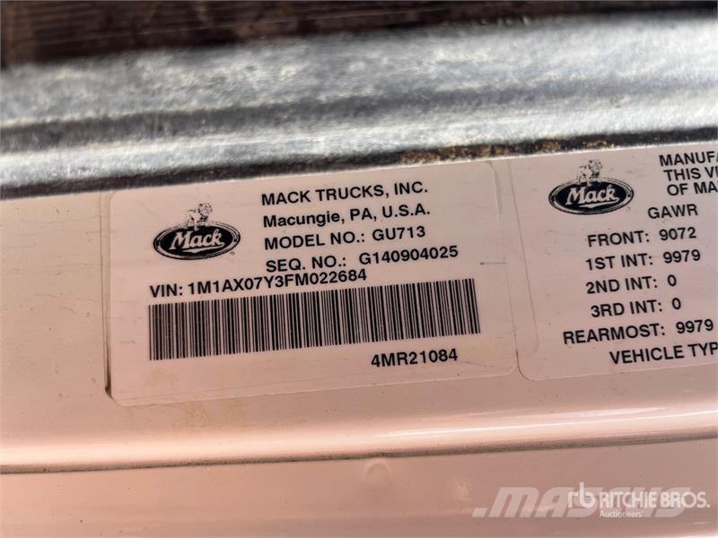 Mack GU713 Trekkvogner