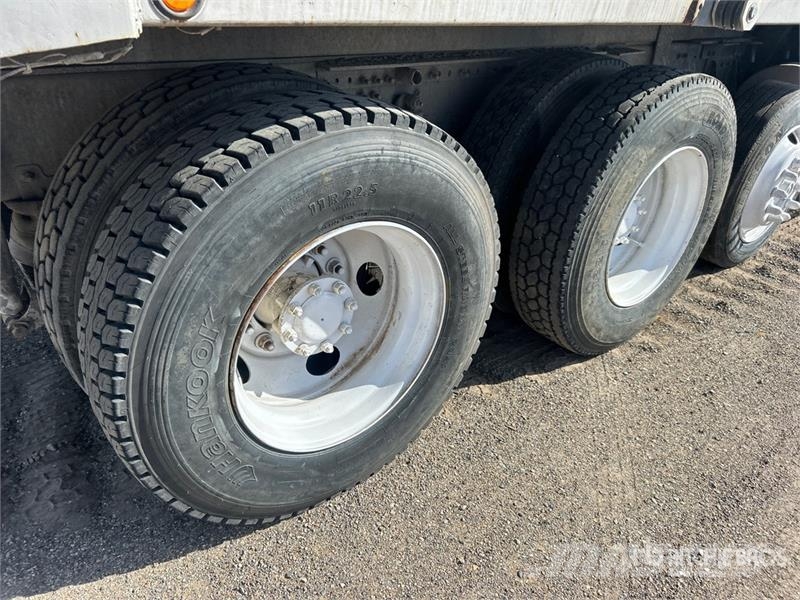 Mack GU713 Tipper trucks