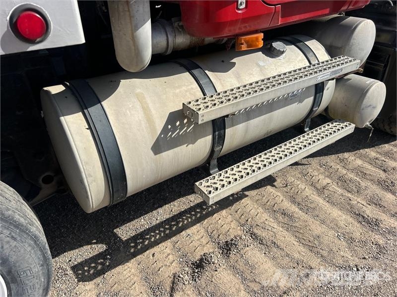 Mack GU713 Tipper trucks