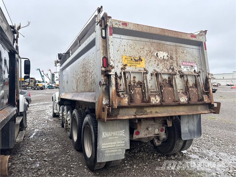 Mack GU713 Savivarčių priekabų vilkikai