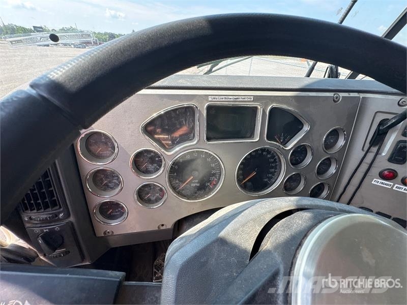 Mack GU713 Kiper tovornjaki