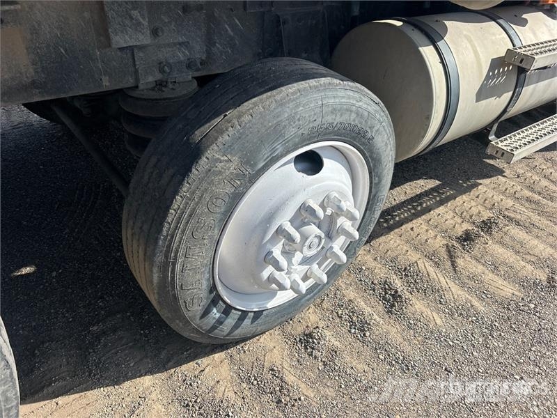Mack GU713 Tipper trucks
