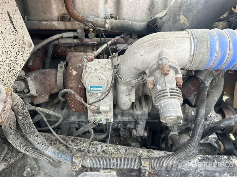 Mack GU713 Pašizgāzējs
