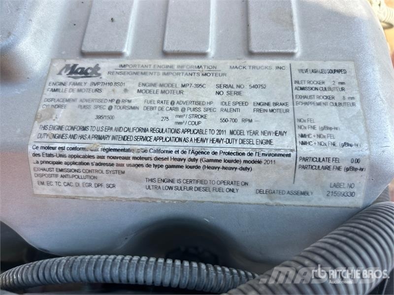 Mack GU713 8x4 Front Discharge Mixer Truck Camiones de concreto
