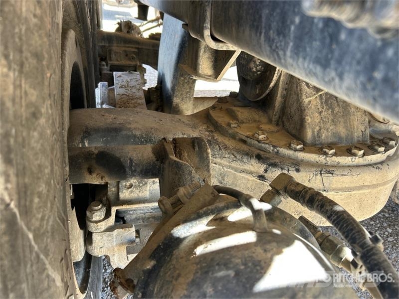 Mack GU713 8x4 Front Discharge Mixer Truck Camiones de concreto